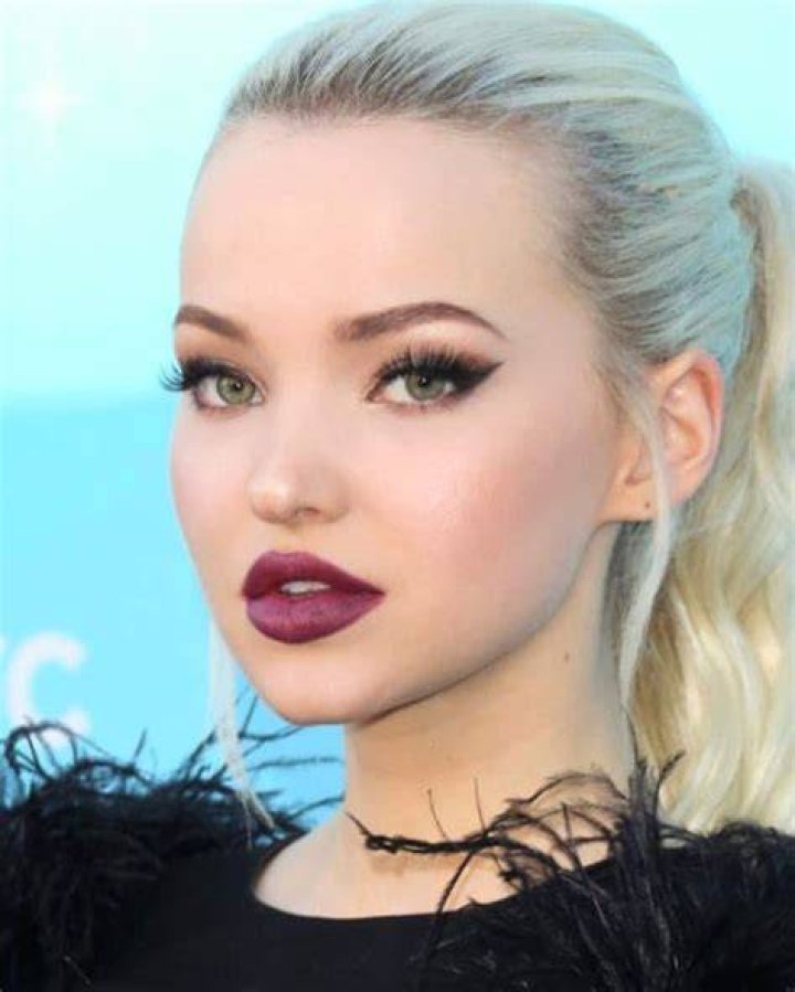 30+ Dove Cameron Hot Pictures, Age, HD Instagram Images