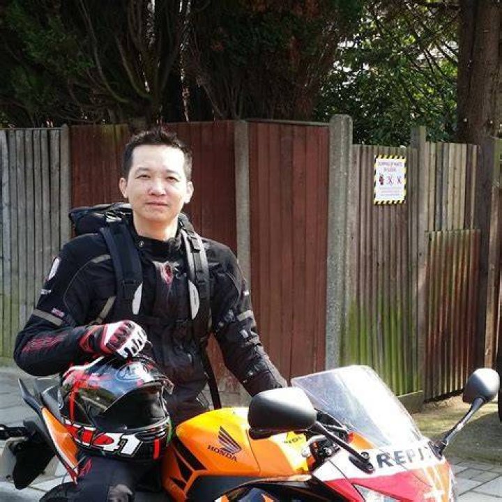 英國網紅目標「成為一名專業女兒」：「甚麼也不做，盡情花父母的錢！」 BeautyExchange