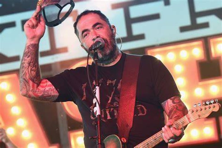 Aaron Lewis of Staind Slams Bruce Springsteen and 'Brainwashed' Masses