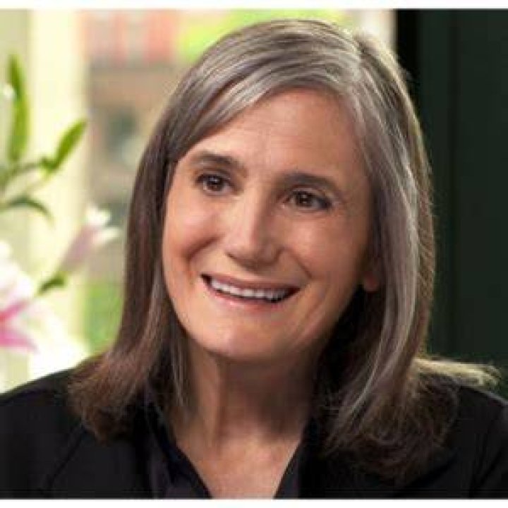 Amy Goodman Bio, Age, Young, Parents, Brother, Democracy Now, Arrests
