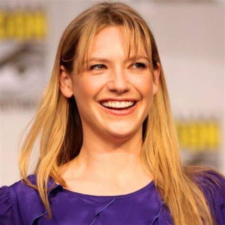 Anna Torv biography, net worth, height, husband, age, awards, family