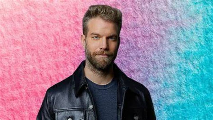 Anthony Jeselnik 2024 dating, net worth, tattoos, smoking & body facts