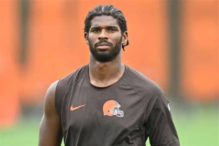Are Miles Sanders And Deion Sanders Related? Explained The Role of Dad