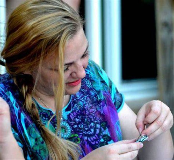 Artist Interview Ivy Niles of iKandiClay The Blue Bottle Tree