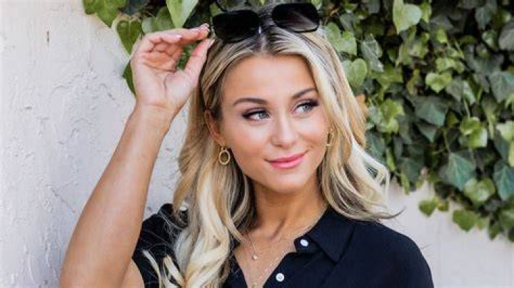 Bachelor standout Christina Mandrell stuns in sexy modeling photos as