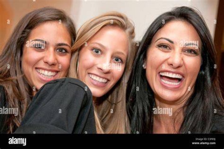 Brittany Murray, Caro Masvidal and Elizabeth Murray family and friends