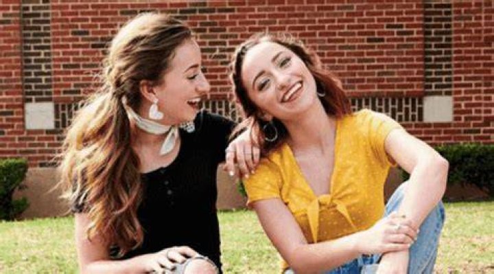 Brooklyn and Bailey Talk Heading to College and Embracing Individuality