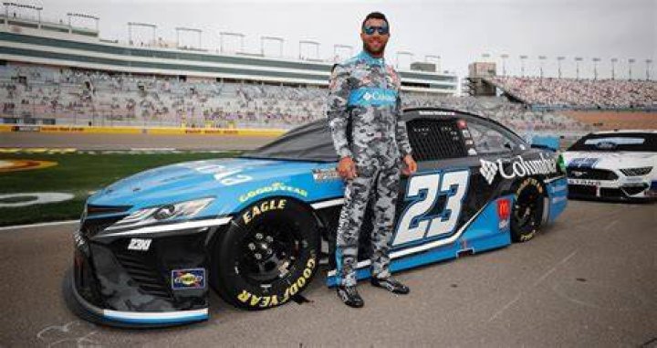 Bubba Wallace Net Worth (Updated 2022)