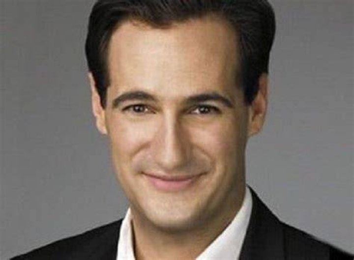 Carl Azuz Wife Who Is Ann Kenzie?