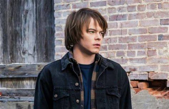 Charlie Heaton from Stranger Things has a love child Glamour UK