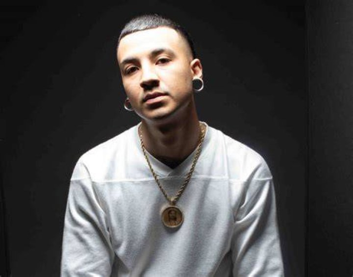 Devour Up Wiki, Bio, Age, Net Worth, Family, Career, Height, Girlfriend