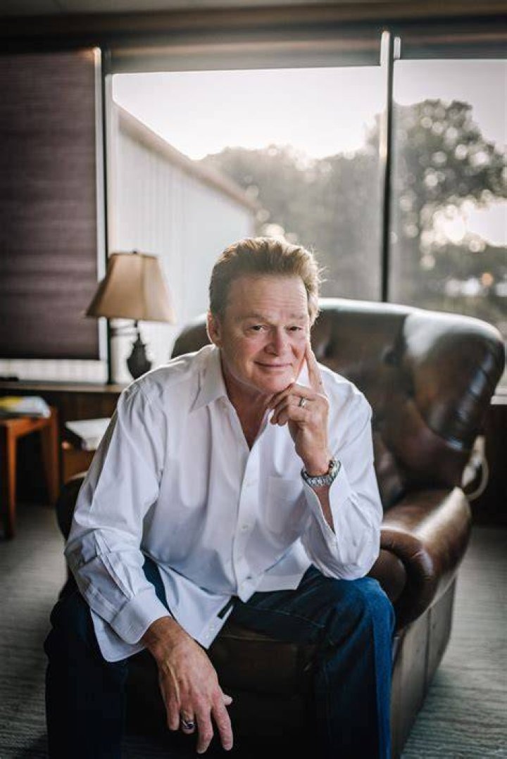 Doug Stone And Crosley Partner For 'A Jukebox With A Country Song' Tour