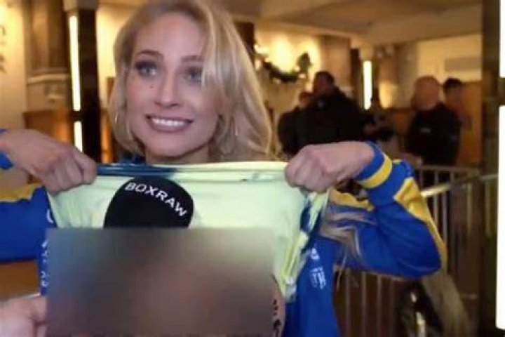 Ebanie Bridges Lifts Her Shirt MidInterview and Flashes Her Boobs