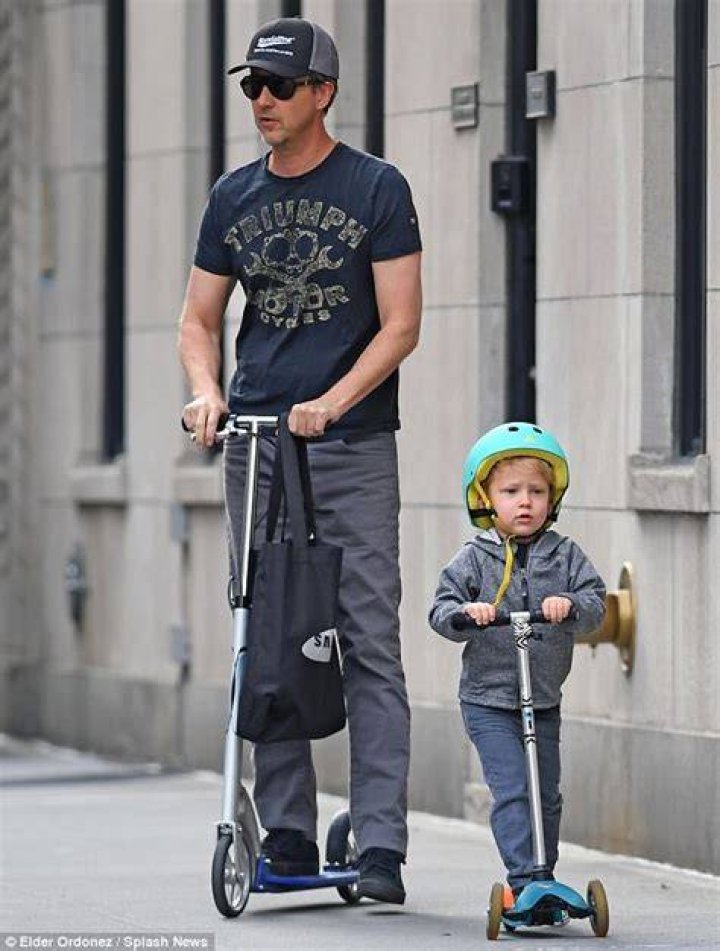 Ed Norton rides scooter alongside son Atlas in NYC Daily Mail Online