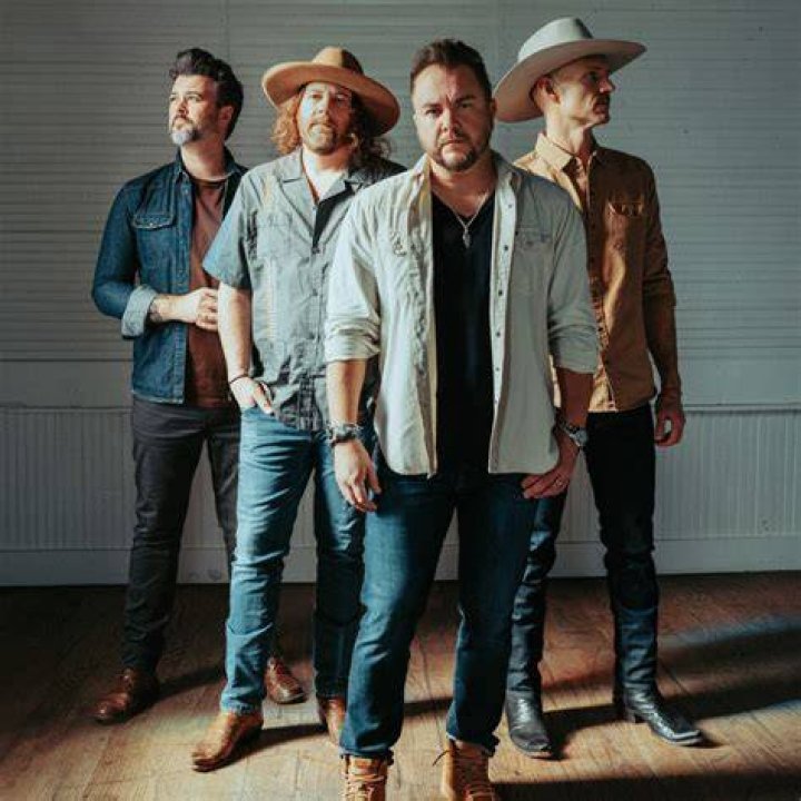 Eli Young Band's Jon Jones, Wife Sarah Baby Girl