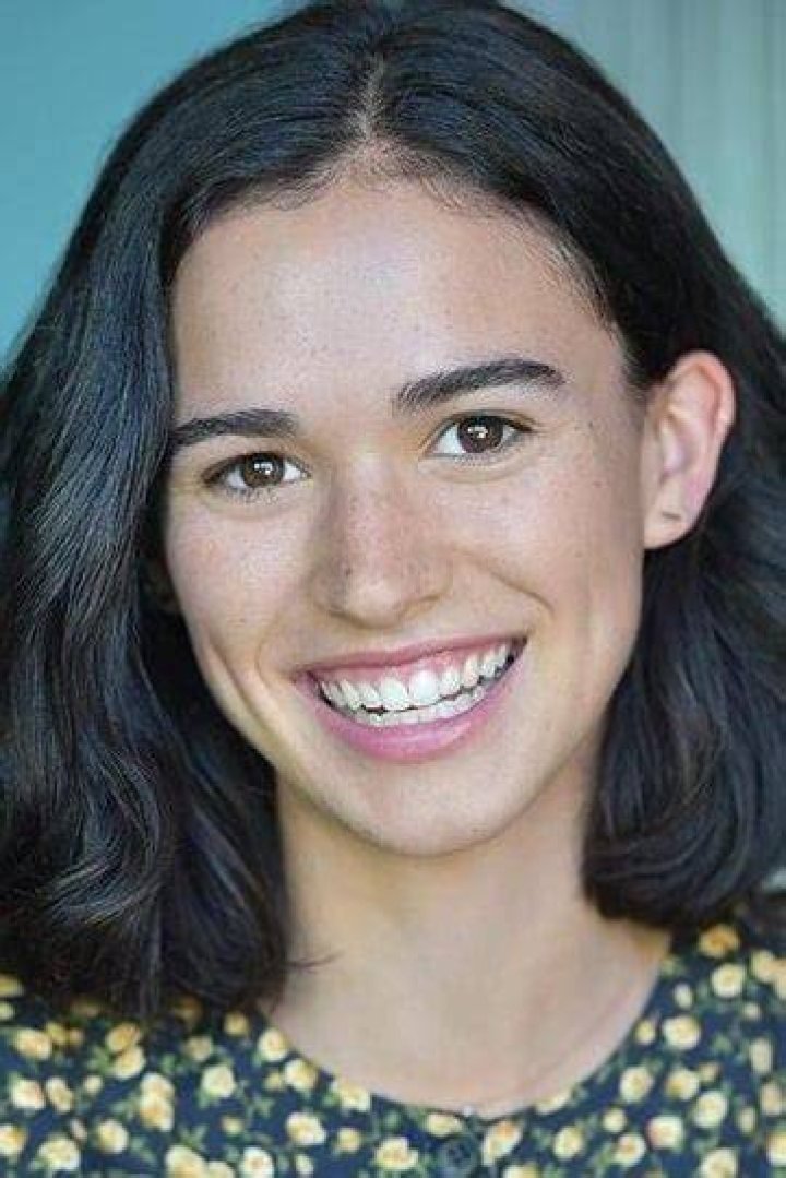 Emma Pasarow (Actress) Wiki, Biography, Age, Boyfriend, Family, Facts