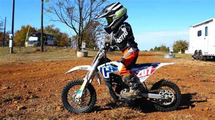 Fishing Line Dirt Bike Video Trung t&acirc;m tiếng Trung SMILE