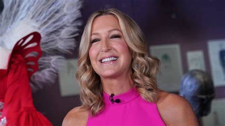 GMA’s Lara Spencer poses with ‘twin’ daughter Katharine, 18, as teen
