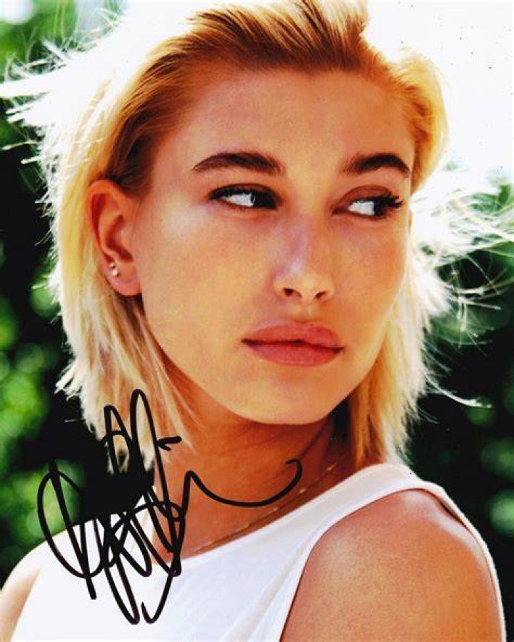 Hailey Baldwin Is Signed to IMG Models Glamour