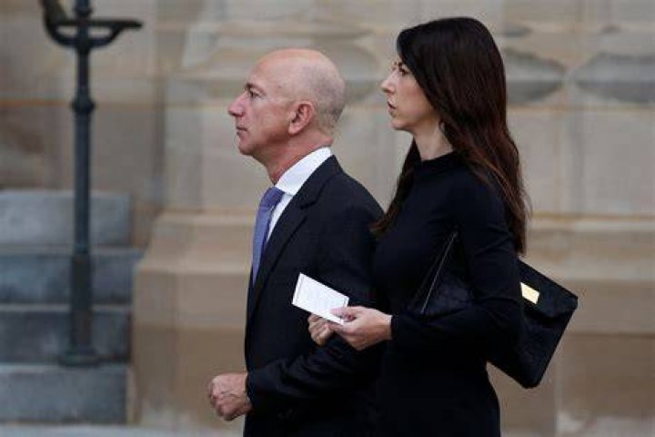Jeff Bezos&rsquo; First Major Political Donation Is 10 Million to Elect