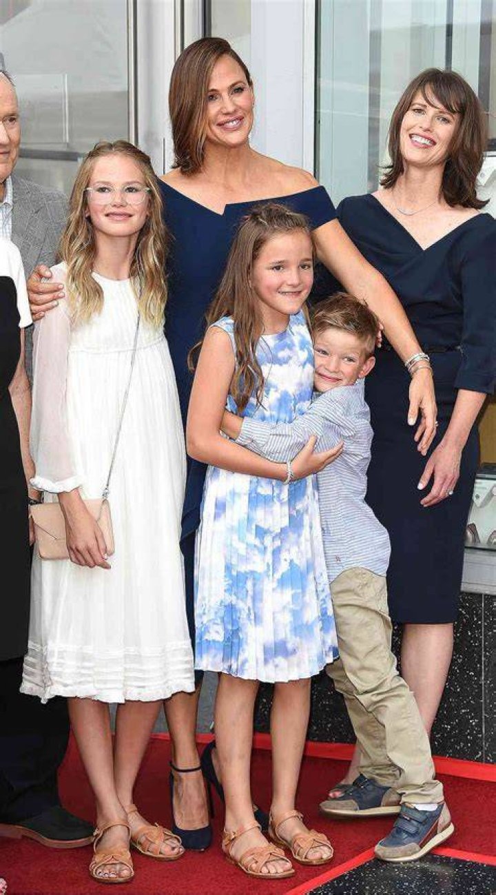 jennifer garner and her kids seen wearing masks while enjoying a hike