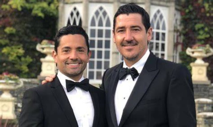Jonathan Knight Wiki Wedding, Net Worth, Nationality, Height