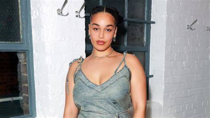 Jorja Smith &eacute; a nova confirma&ccedil;&atilde;o para o NOS ALIVE R&aacute;dio Oxig&eacute;nio
