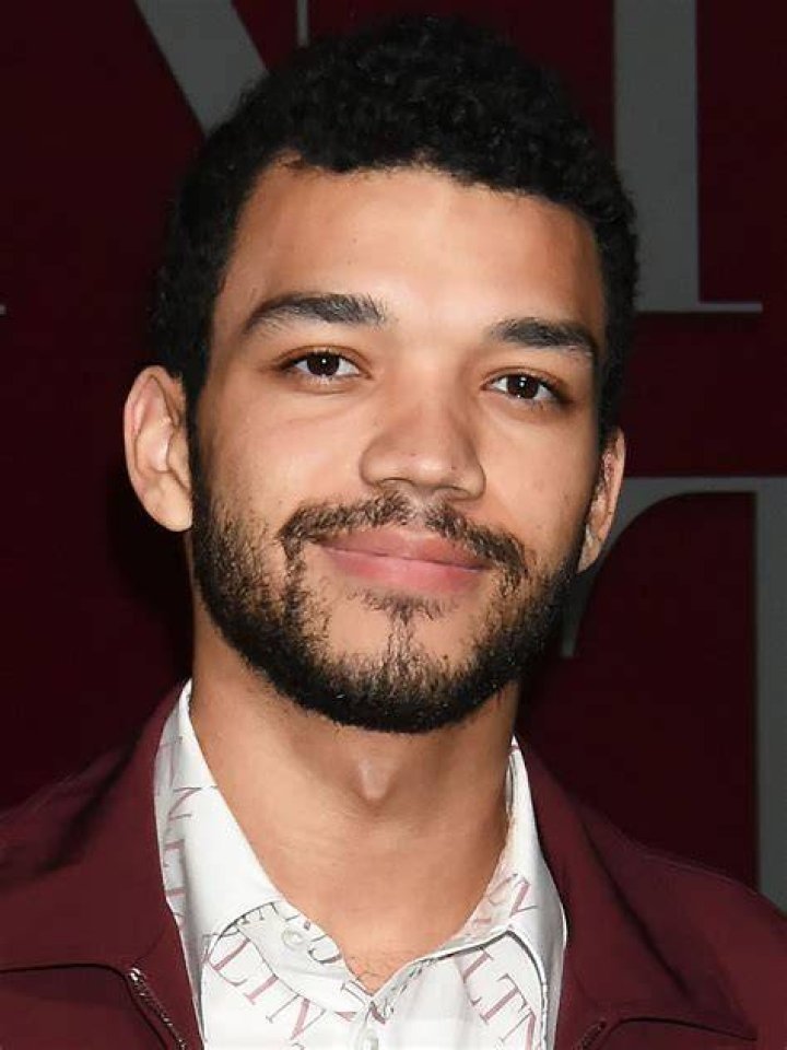 Justice Smith Sexuality Meet His Partner Nicholas L