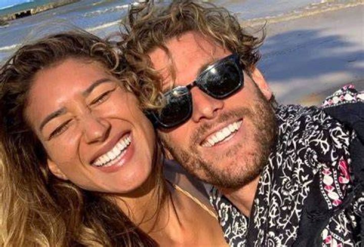 Karina Elle Biography Facts, Childhood, Family Life & Achievements