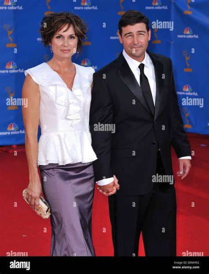 Kyle Chandler & Kathryn Chandler from 2016 Emmys Red Carpet Couples