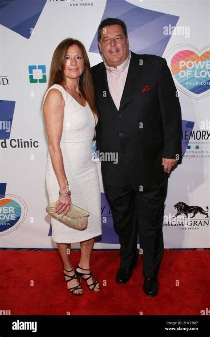 Laura Schirripa, Steve Schirripa at arrivals for Keep Memory Alive 19th