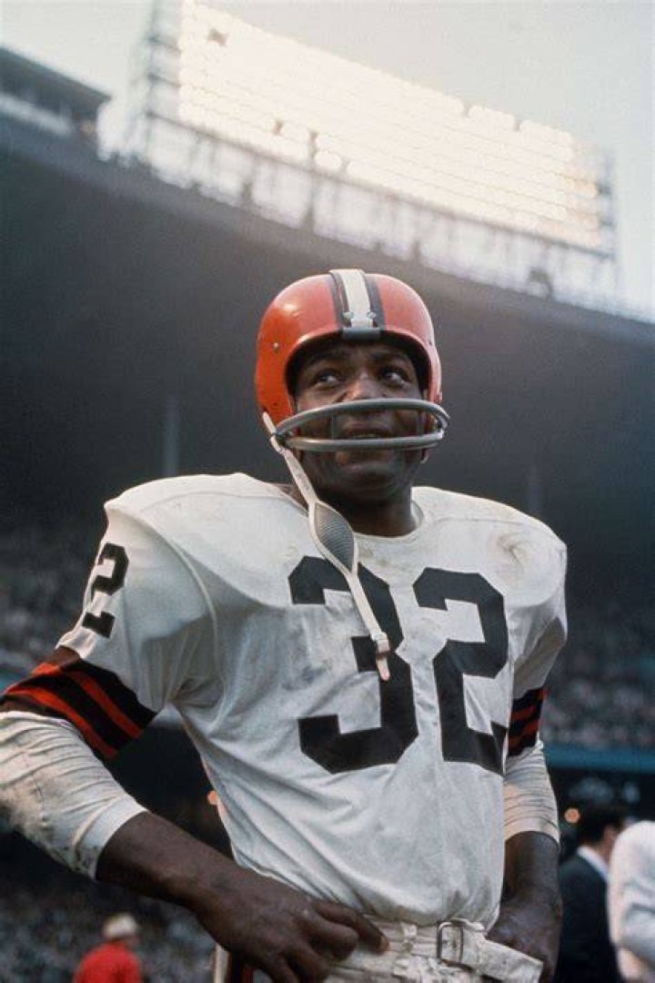 Legendary NFL running back Jim Brown passes away leaving an iconic