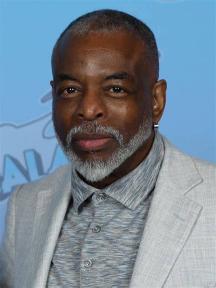 Levar Burton 2023 Wife, net worth, tattoos, smoking & body facts Taddlr