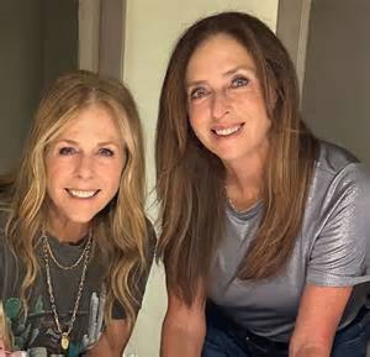 Lily Langtry, Rita Wilson's Sibling And Trailblazer
