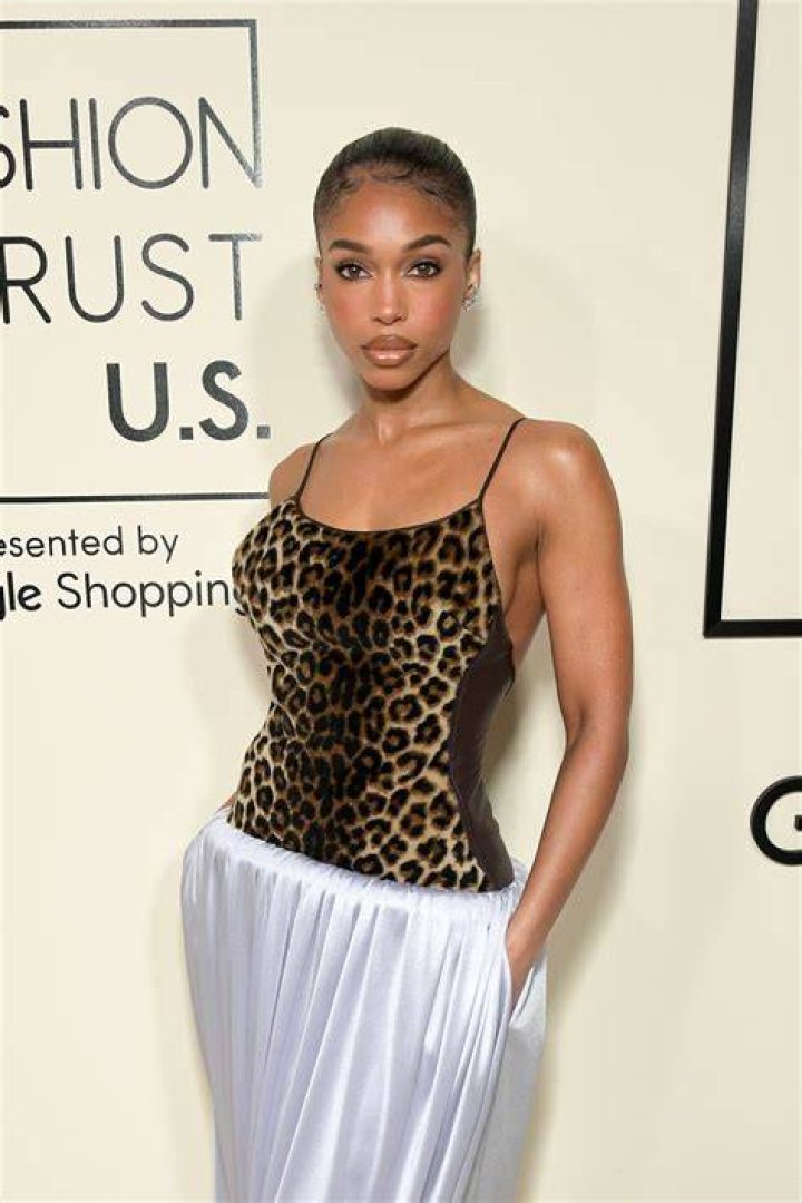 Lori Harvey Shows off her curves in leggings in Beverly Hills05