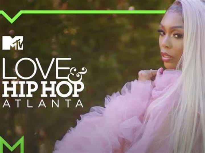 Love & Hip Hop Erica Banks, Amy Luciani and Jessica White load up for