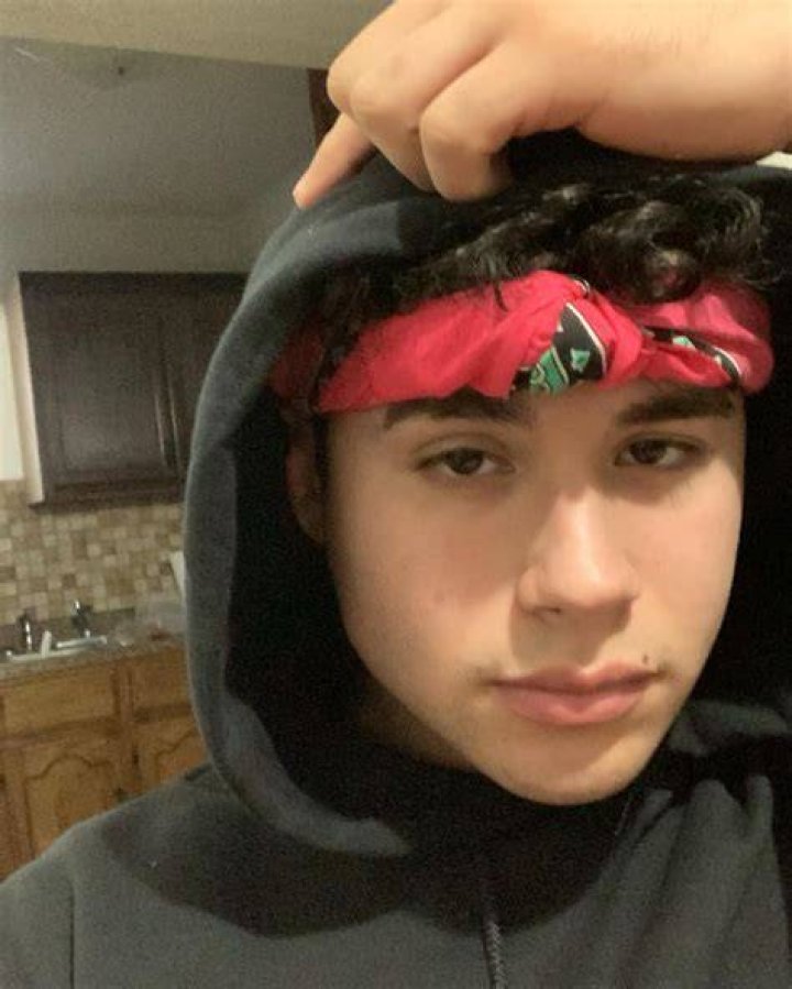&lsquo;Unexpected&rsquo; Alum Ethan Ybarra Looks Unrecognizable In Rare Photo NEW