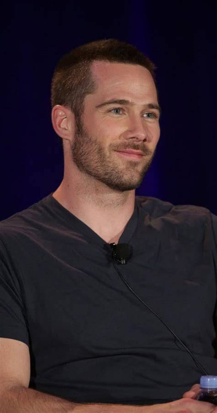 Luke Macfarlane IMDb