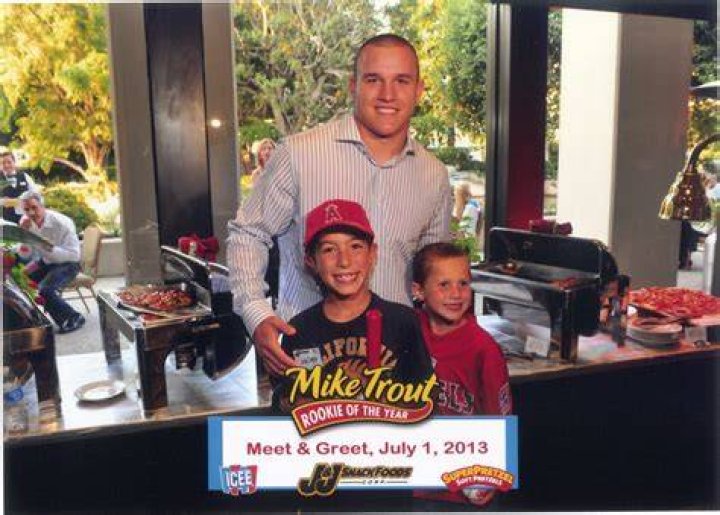 Meet Mike Trout's wife Jessica Cox Trout (Bio, Wiki)
