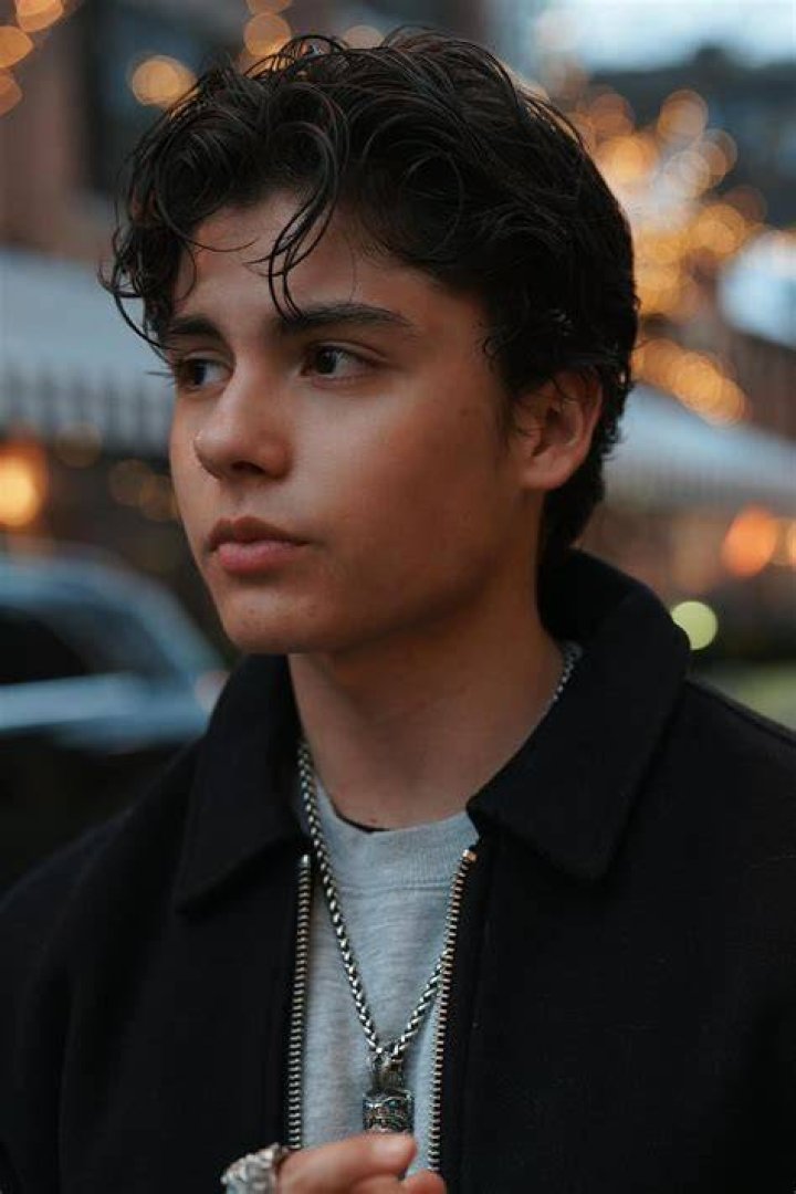 Miguel Cazarez Mora Fotos de pessoas lindas, Namorados, Atores quentes