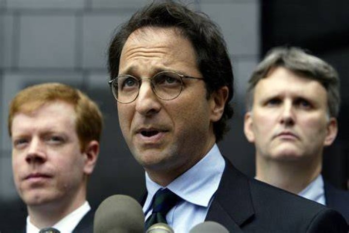 Mueller adds federal prosecutor who brought down Enron to Trump