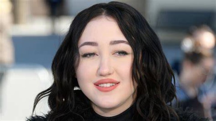 Noah Cyrus 19 facts about the July singer you need to know PopBuzz