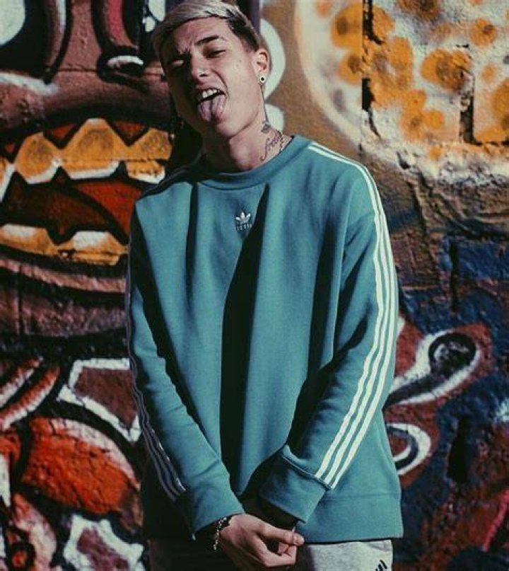 Pin by Matias on Rapero 2000s themed party outfit, 90s themed outfits