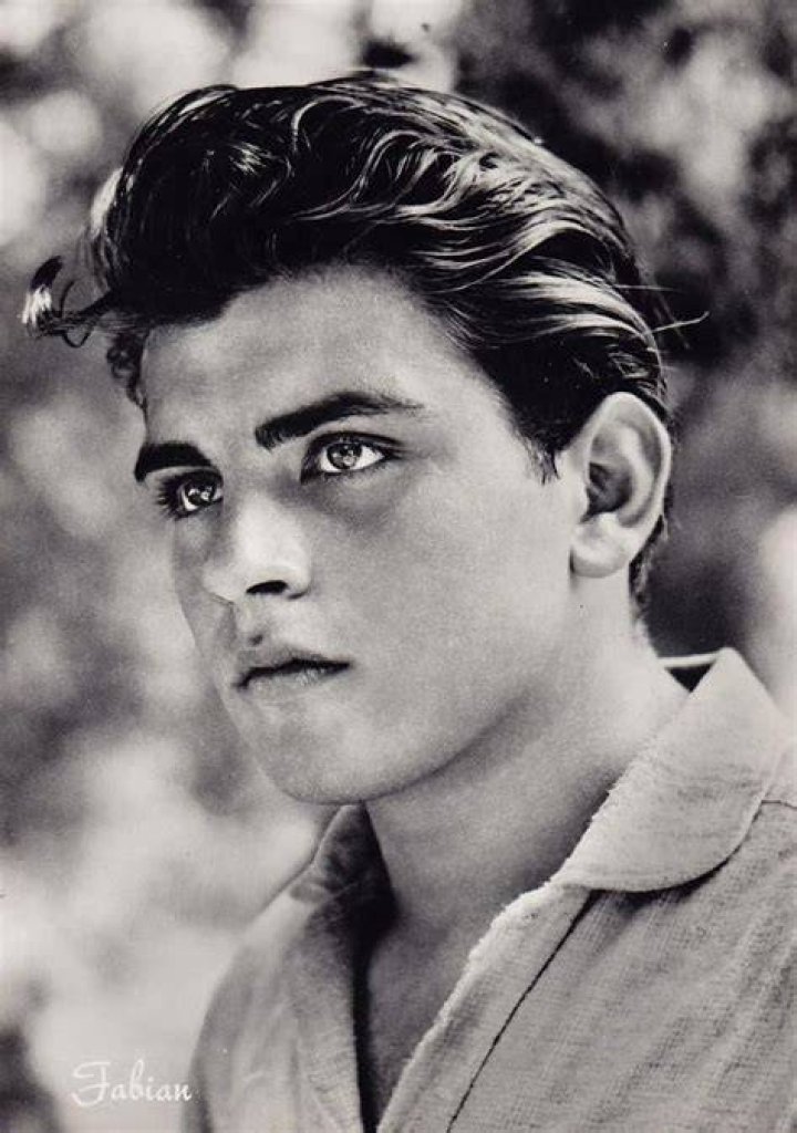 Pin on vintage actors