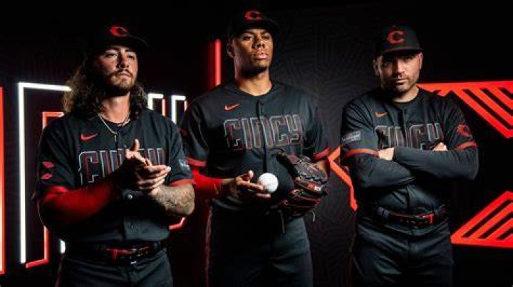 Reds' Elly De La Cruz sets mindboggling MLB record not seen in 120 years