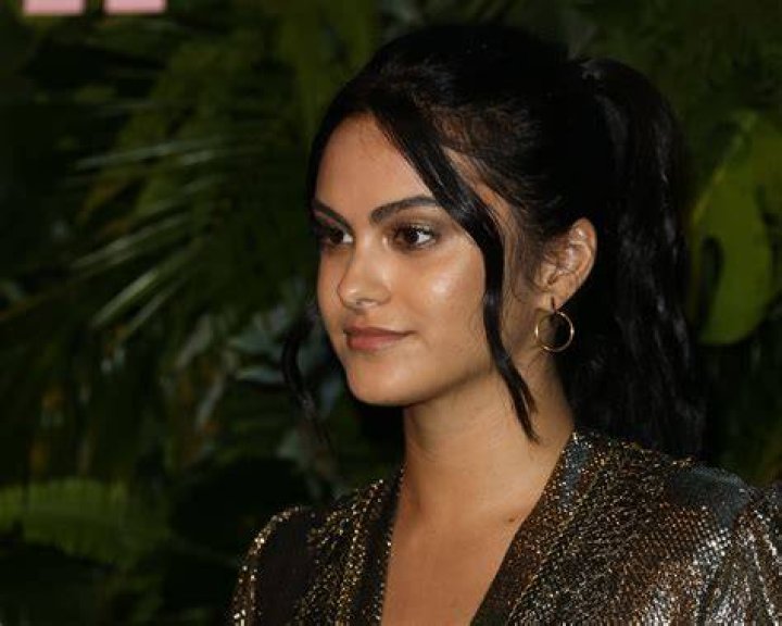 Rosal&iacute;a Height, Weight, Body Measurements, Eye Color, Hair Color, Bio