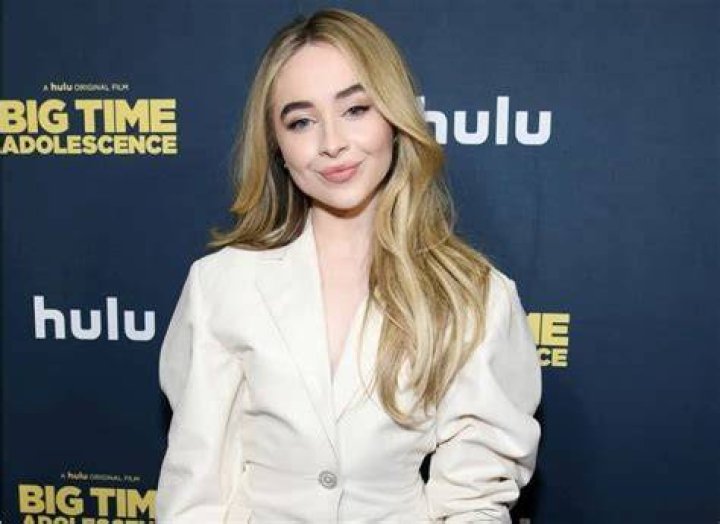 Sabrina Carpenter Wiki, Biography, Age, Boyfriend, Facts and More