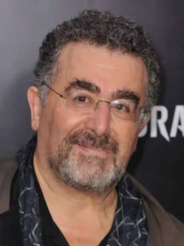 Saul Rubinek Weight Height Ethnicity Hair Color