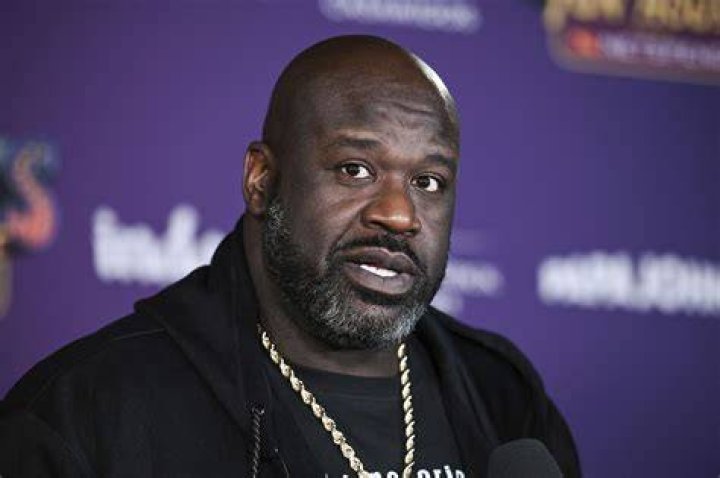 Shaquille O'Neal Buys WasherDryer for Family at Home Depot 'Bless You'
