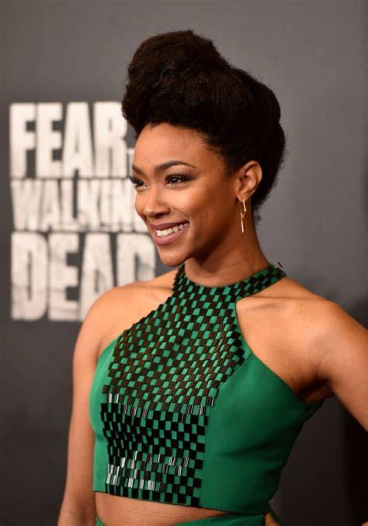 Sonequa MartinGreen Net Worth, Age, Height, Husband, Profile, Movies